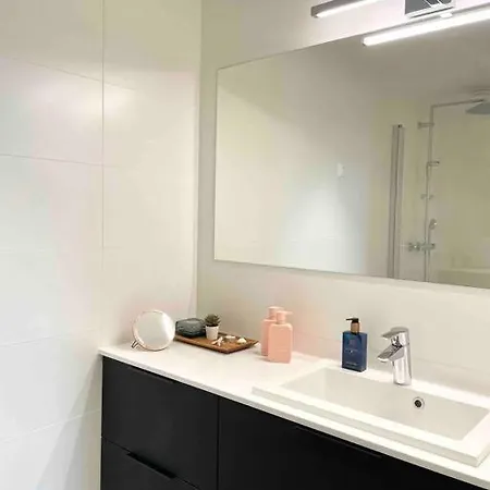 Stunning 90 Square Meter With 3br + Rooftop Appartamento *