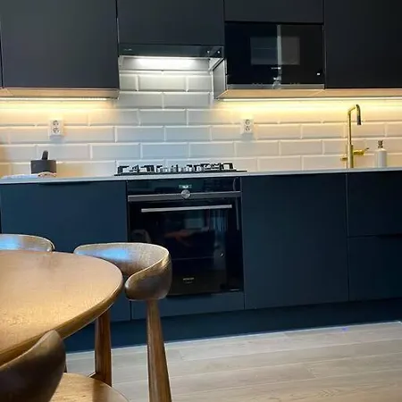 Lejlighed Stunning 90 Square Meter With 3br + Rooftop Tampere