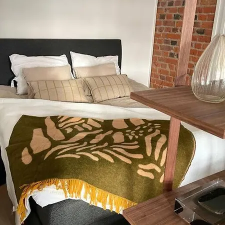 Stunning 90 Square Meter With 3br + Rooftop