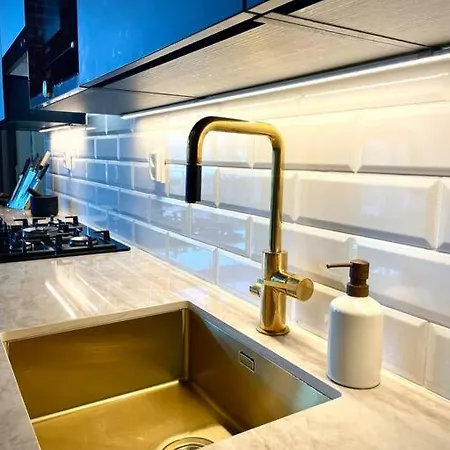 Stunning 90 Square Meter With 3br + Rooftop Lejlighed