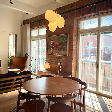 Stunning 90 Square Meter With 3br + Rooftop Lejlighed *
